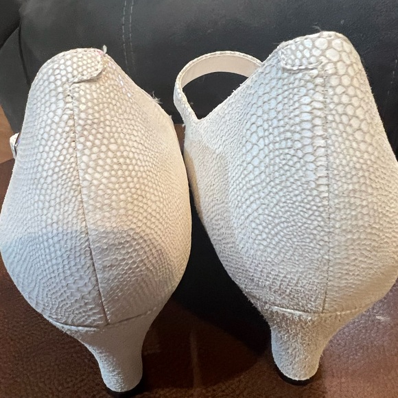 Ros Hommerson Navy and White Mary Jane pumps - Picture 8 of 9